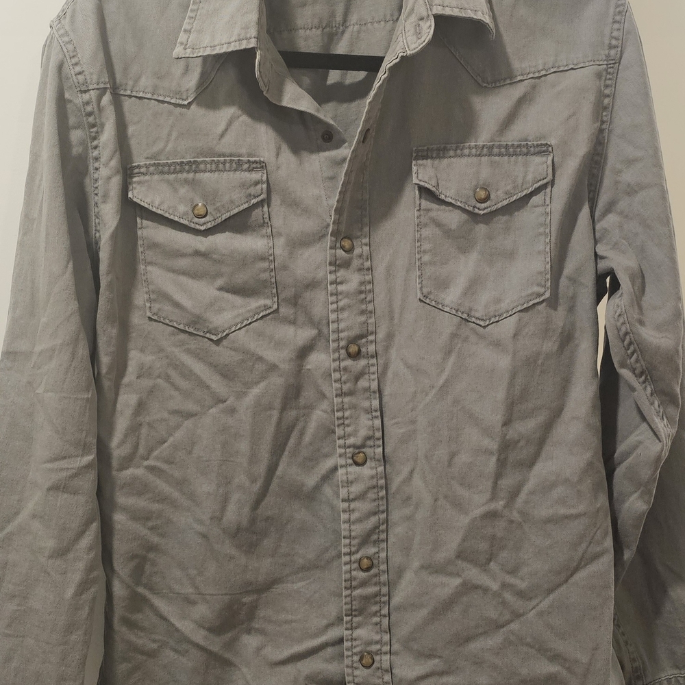 Wrangler Authentics Light Gray Button-Up Shirt